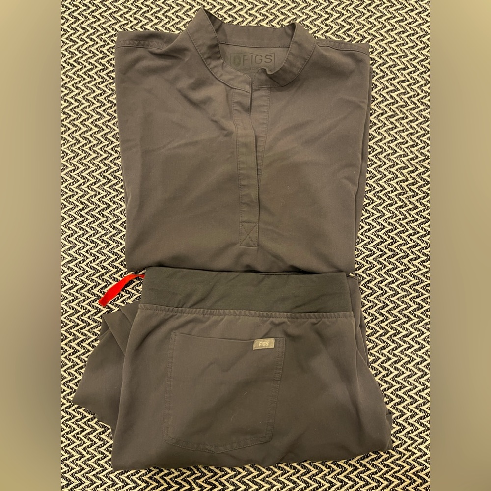 Great Condition - Women’s “FIGS” Scrubs